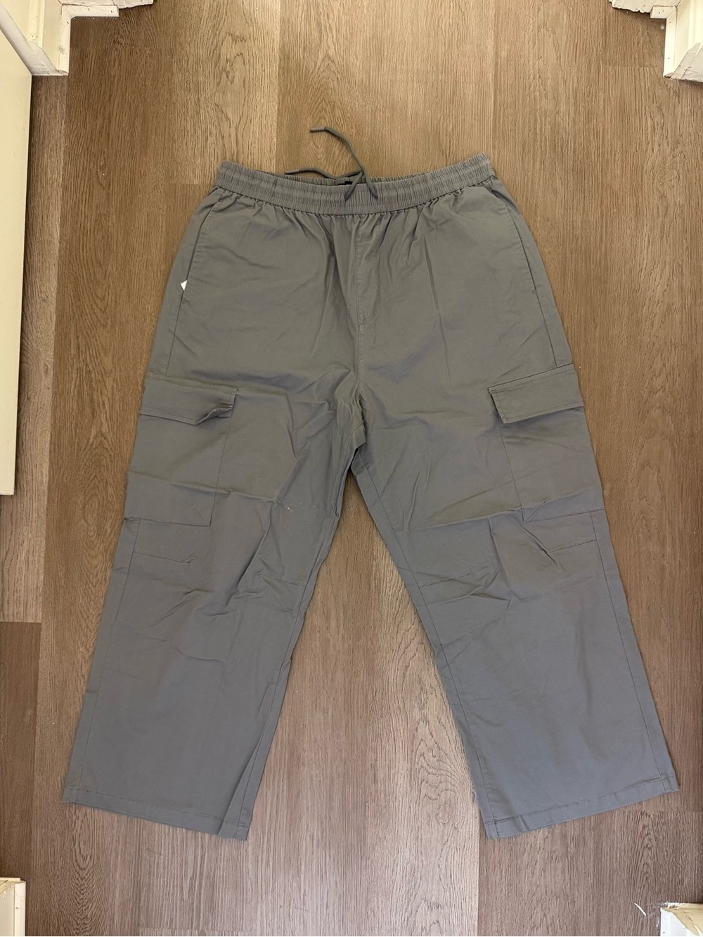 Forever 21 Men's Gray Cargo Pants with Elastic Waist #ed